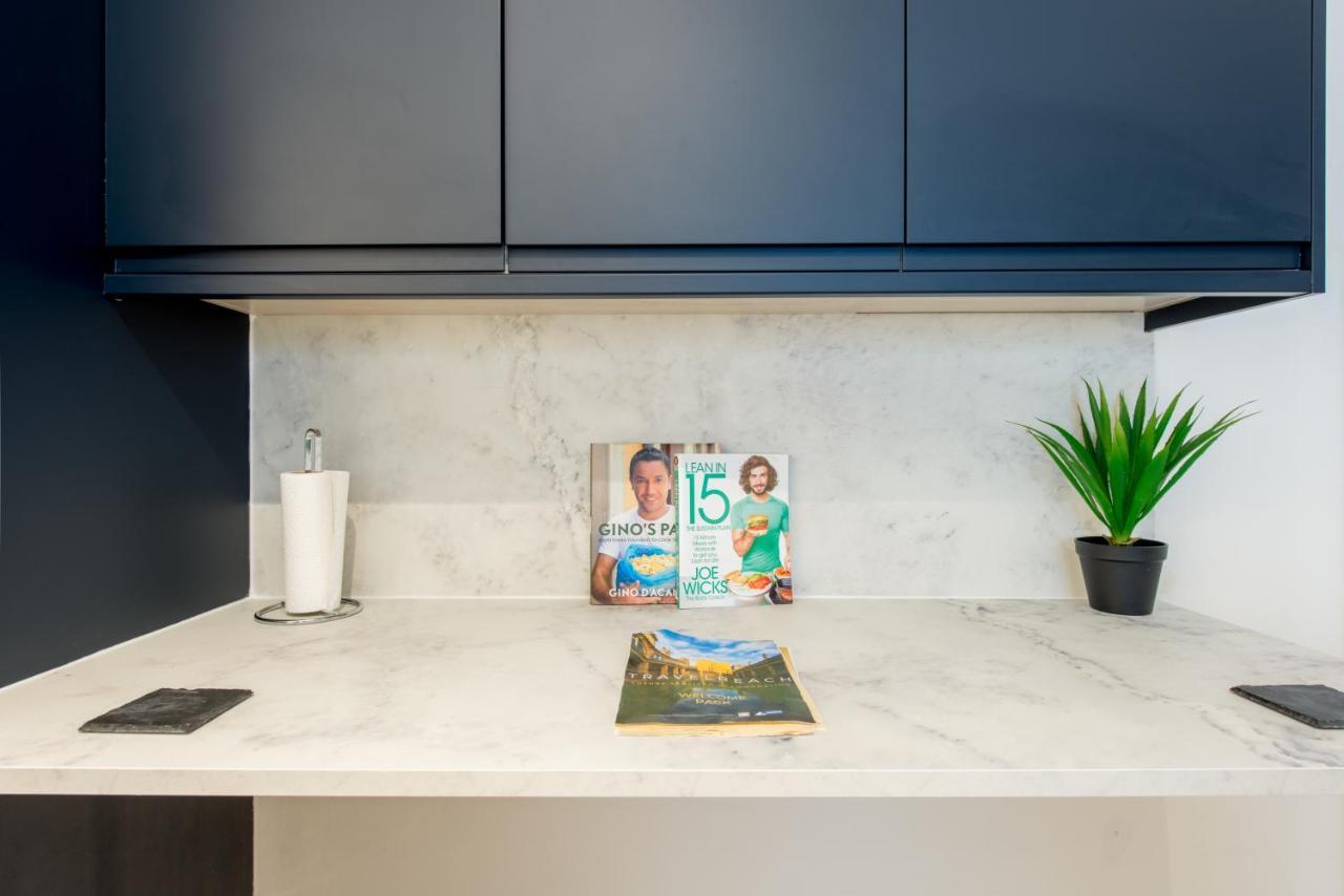 Luxe Maisonette- Parking, 4K Tvs, Leds, Local Snacks And More! Bath Exterior photo